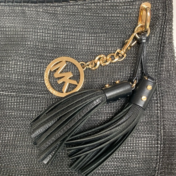 COPY - Michael Kors Bennet Hobo Style Handbag Bla… - Picture 2 of 8